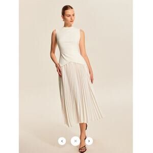 NWT Commense Sleeveless Pleated Dress Sz M